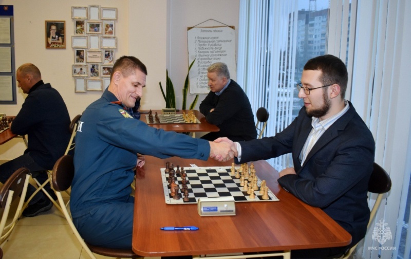 Команда Главного управления МЧС России по Псковской области - лидеры в Чемпионате по шахматам