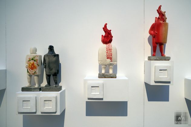 Работы Артема Максимова на стенде Didi Gallery