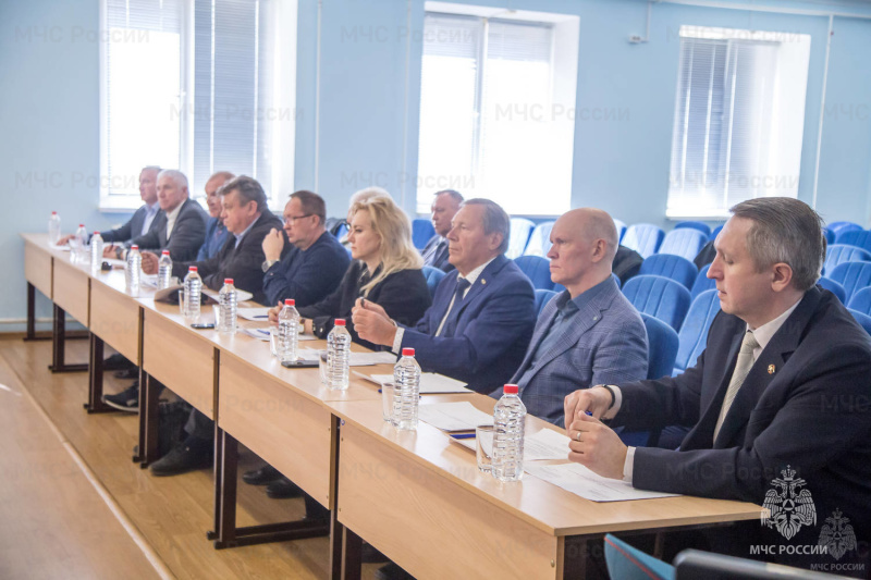 В Главном управлении МЧС России прошло заседание Oбщественного совета