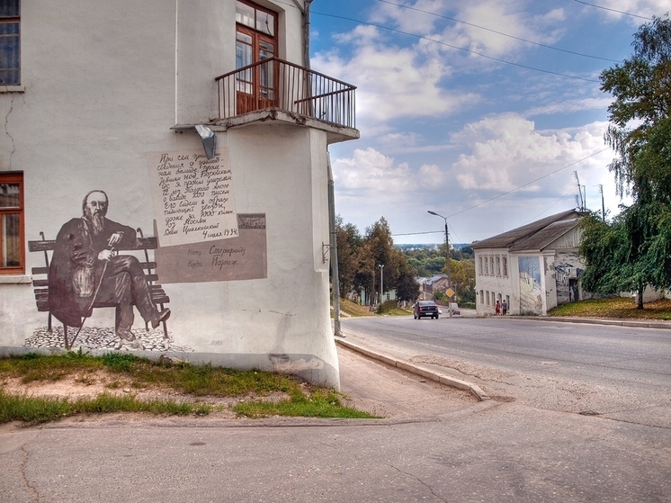 В Боровске скончался художник, расписавший сотни городских стен
