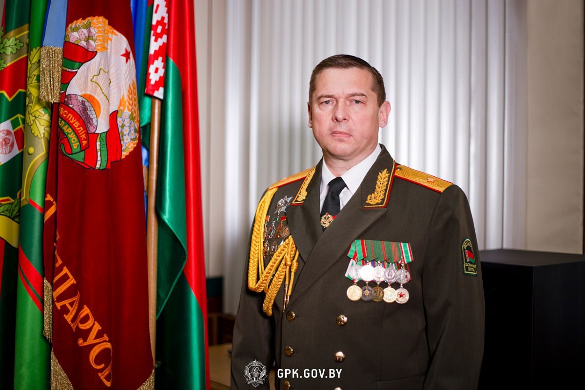 Константин Молостов поздравил пограничников с Днем Октябрьской революции