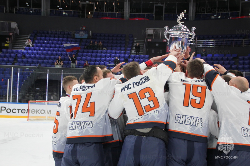 Спорт, единство, мастерство: в Новосибирске завершился турнир по хоккею с шайбой