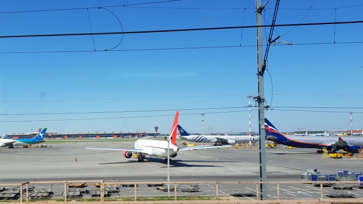 Сбежавшей из России певице сулят забвение. Судьбу просчитали до мелочей: Покроется пылью истории