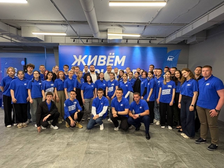 Виктор Пинский встретился с участниками проекта "Политзавод" в Приморском крае предоставлено организаторами