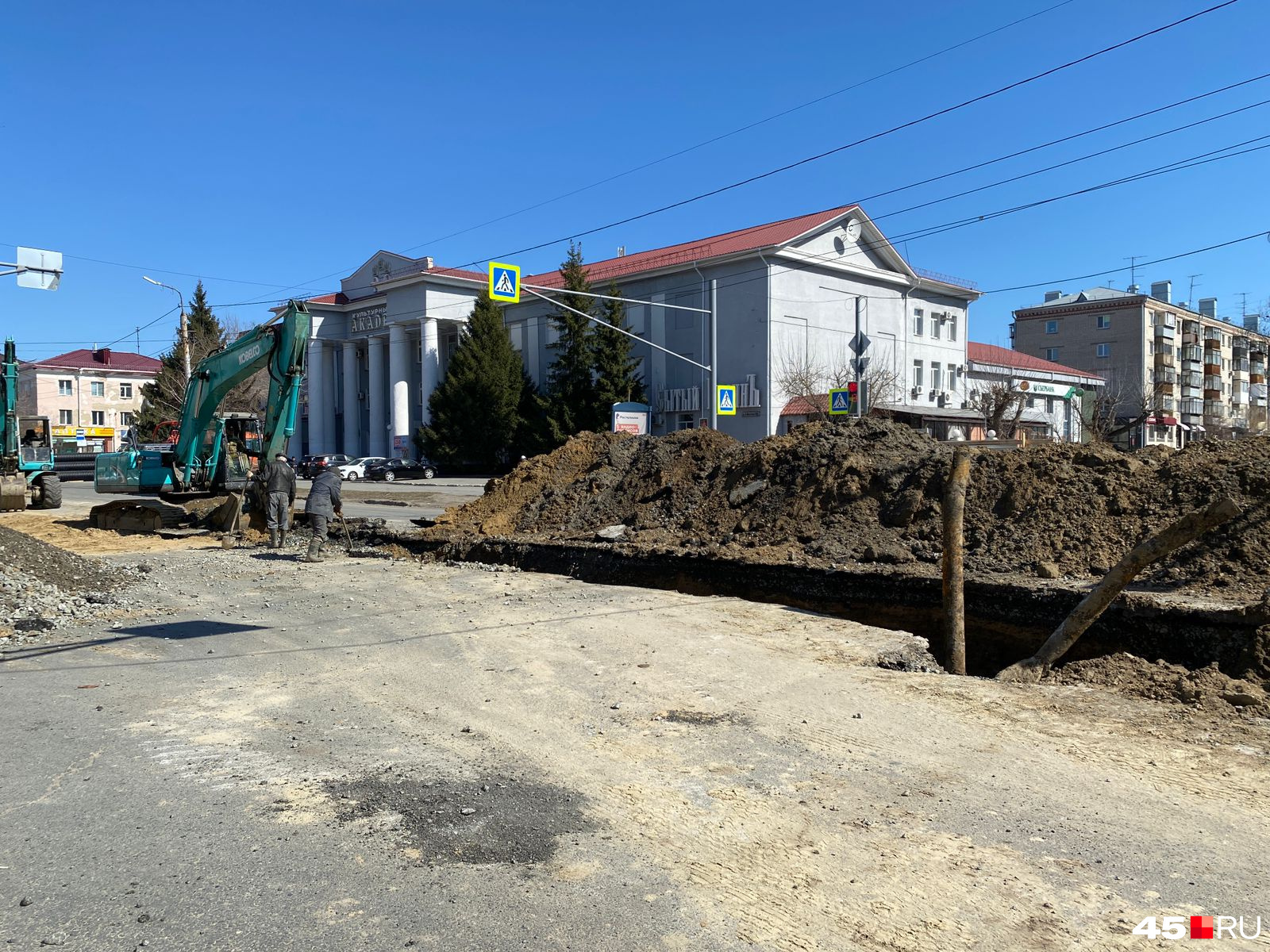 Трасса курган тюмень сегодня состояние. Дпс курган. Курган закрыли дороги сегодня. Коли мяготина 90 курган. Дом возле перекрестка.