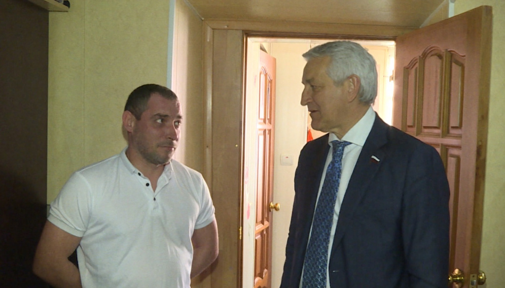 Леонид Огуль помог семье астраханского бойца СВО решить проблему с жильём