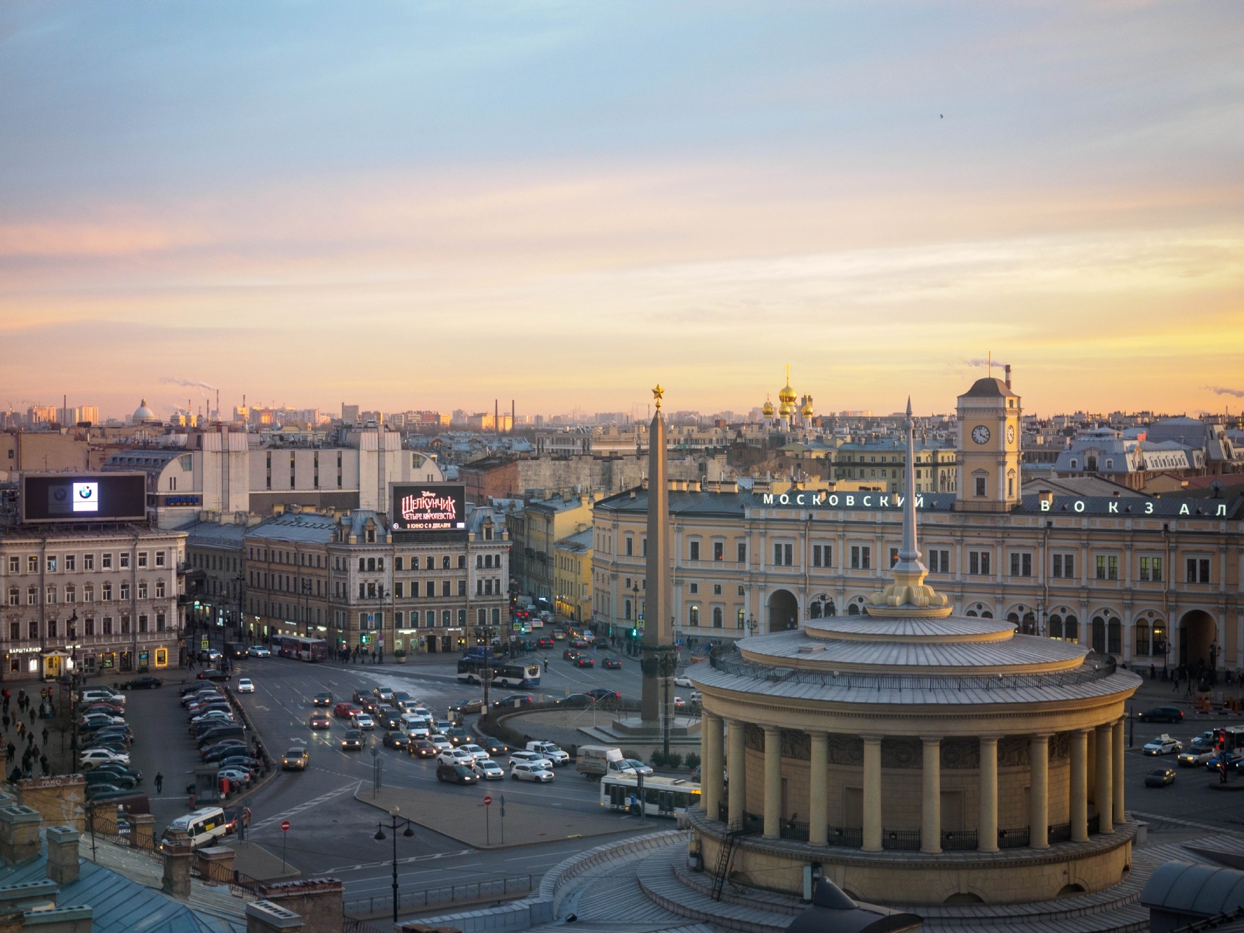 Площадь Восстания в Санкт-Петербурге