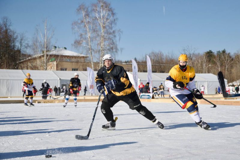 Уличный хоккей в Звенигороде