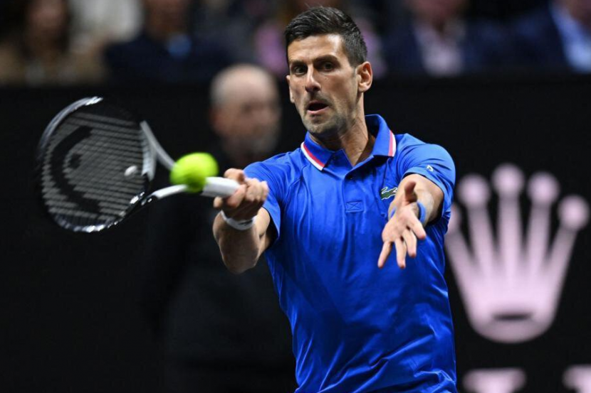 Де минор оже. Novak Djokovic. Теннис. Джокович с Кубком. Джокович Федерер Постер
