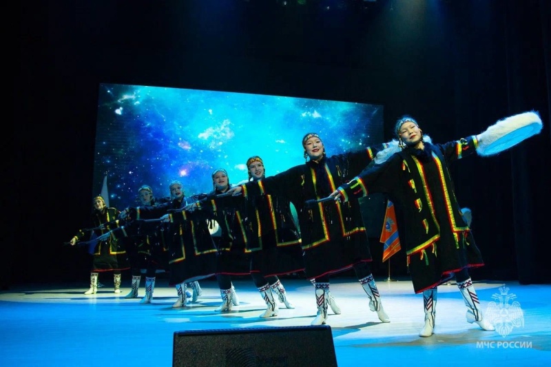 В преддверии профессионального праздника – Дня пожарной охраны России в столице Ямала прошел праздничный концерт