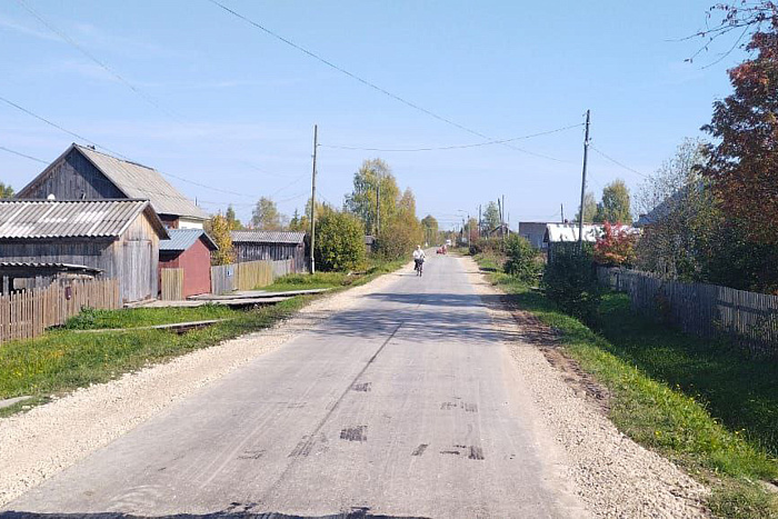 В поселке Безбожник отремонтировали дорогу, которую выбрали жители