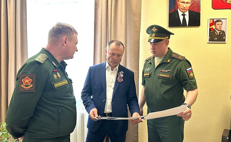 Игорь Мурог в рамках поездки в регион ознакомился с работой военных комиссариатов