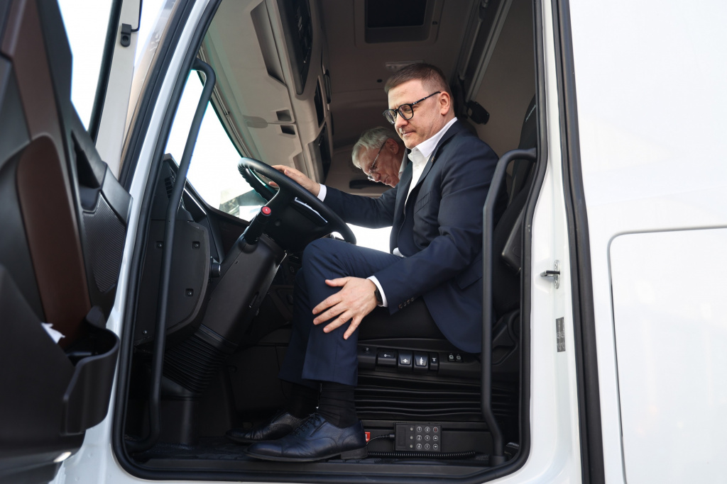 36_Диллерский центр Камаз_ Боровикова Юлия.JPG