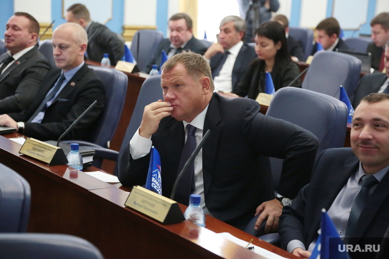 депутат критикует депутата