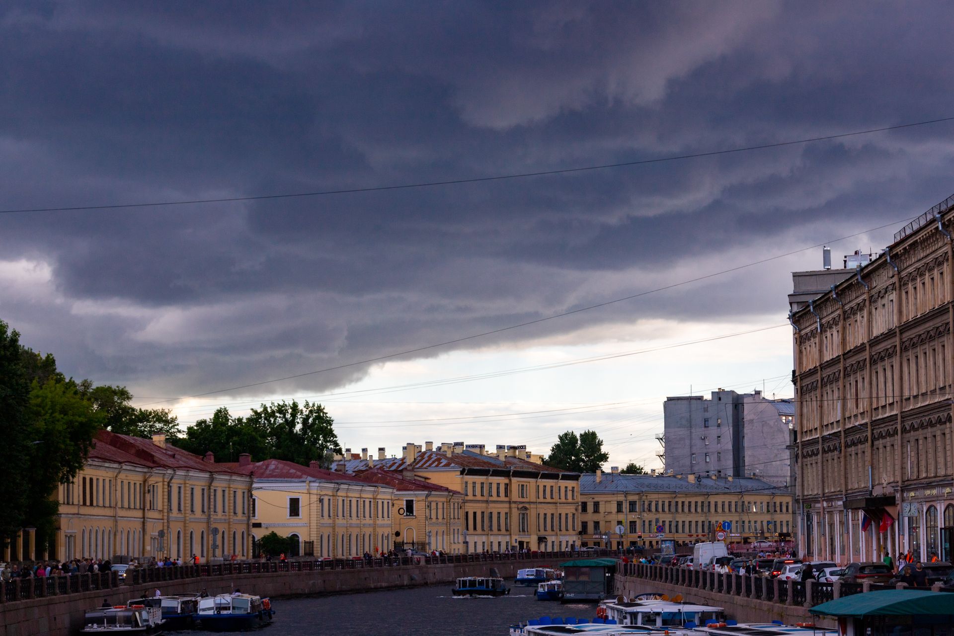 Опять питер. Тучи над Питером. Гроза в Санкт-Петербурге. Облака в Питере. Гроза в Петербурге.