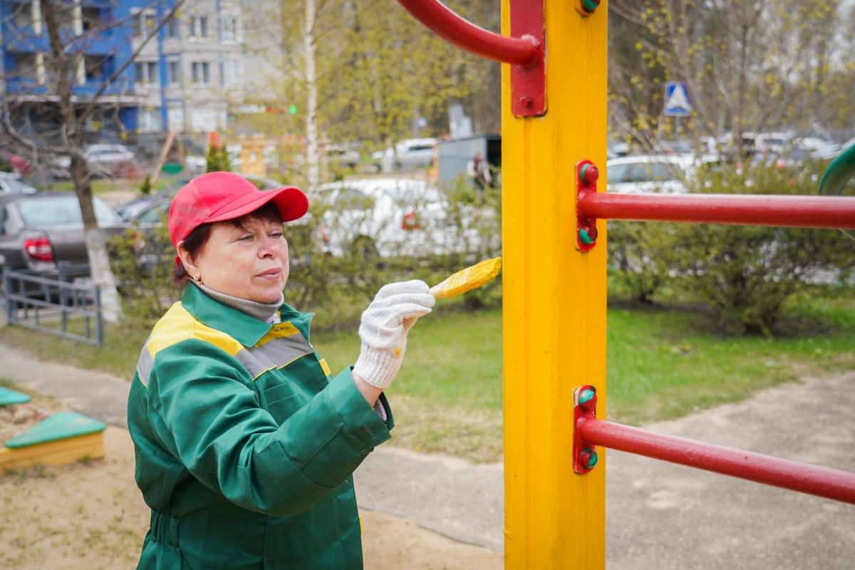 Лучшего дворника по итогам весенней уборки выбрали в Нижнем Новгороде