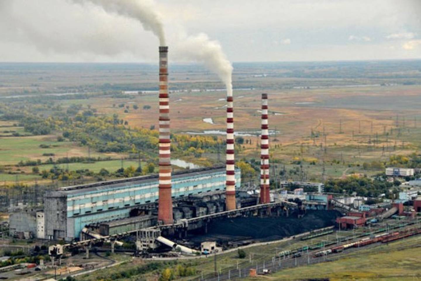 Аксуская электростанция турбины. Станция аксу казахстан. Ермаковская грэс. Экибастузские грэс - 1 и грэс - 2. Грэс аксу.