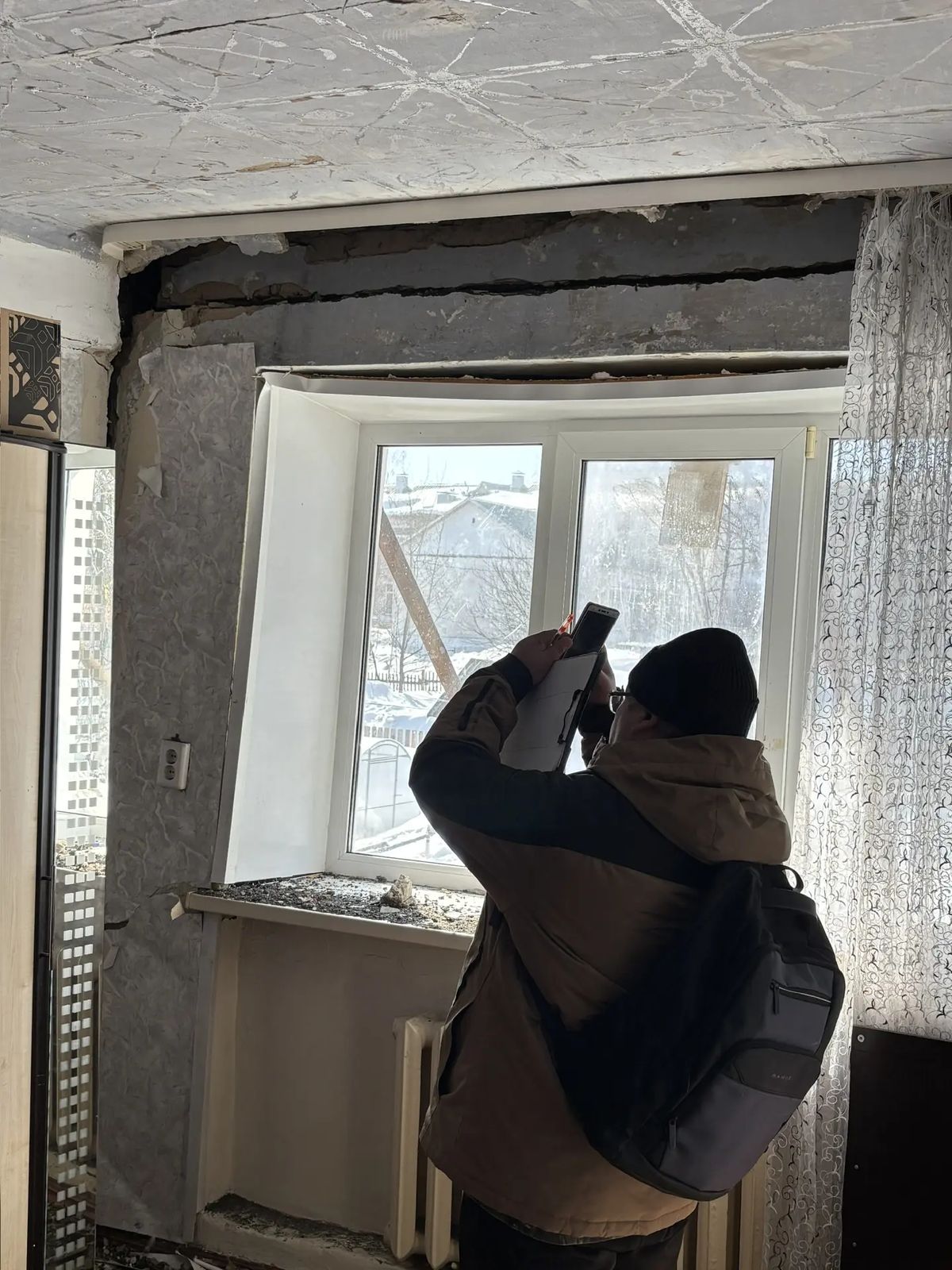 Жителям разрушающегося дома в селе Уральском под Сарапулом дали вывезти имущество