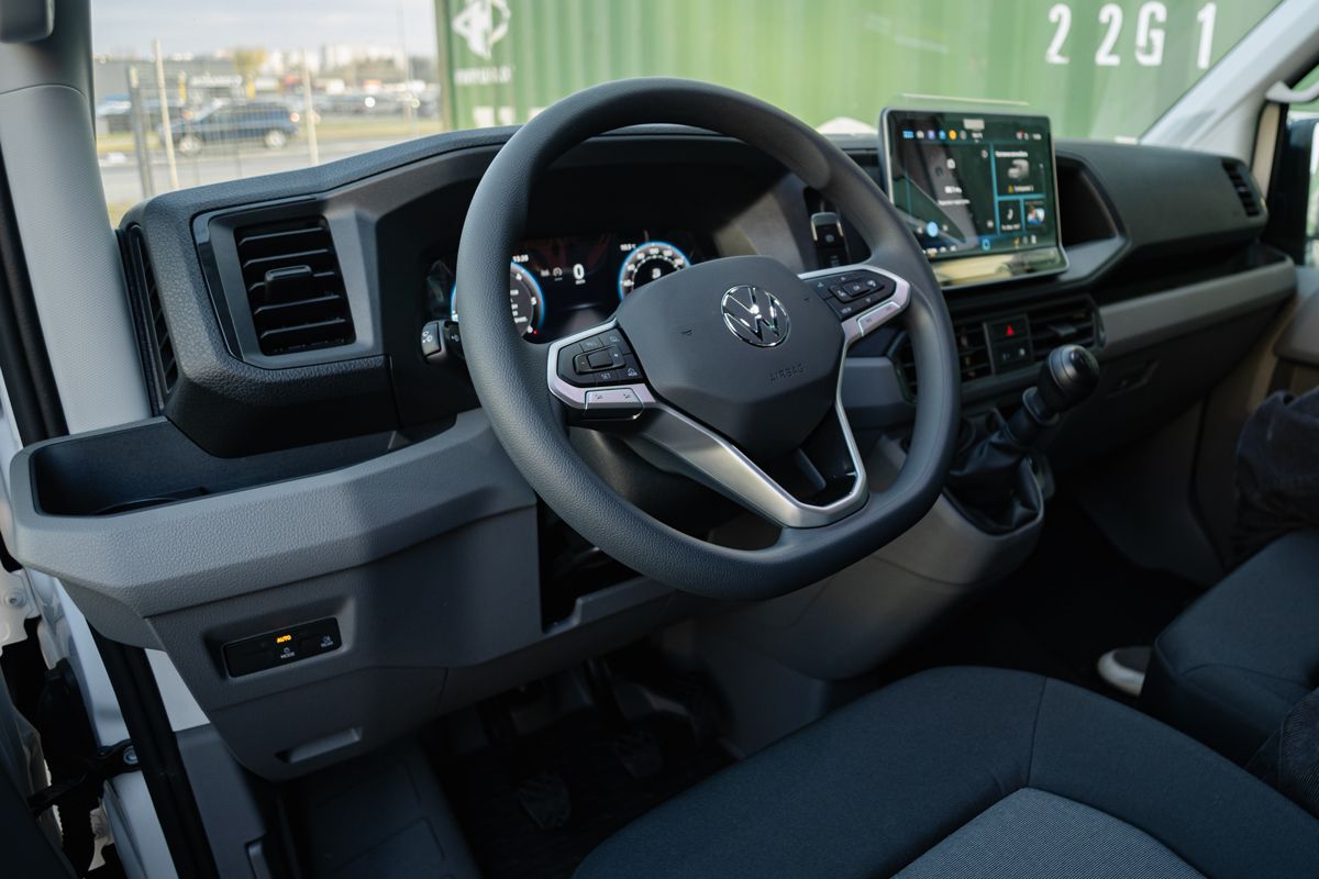 На дорогах заметили новые фургоны из Европы и Китая – как они приезжают в Беларусь