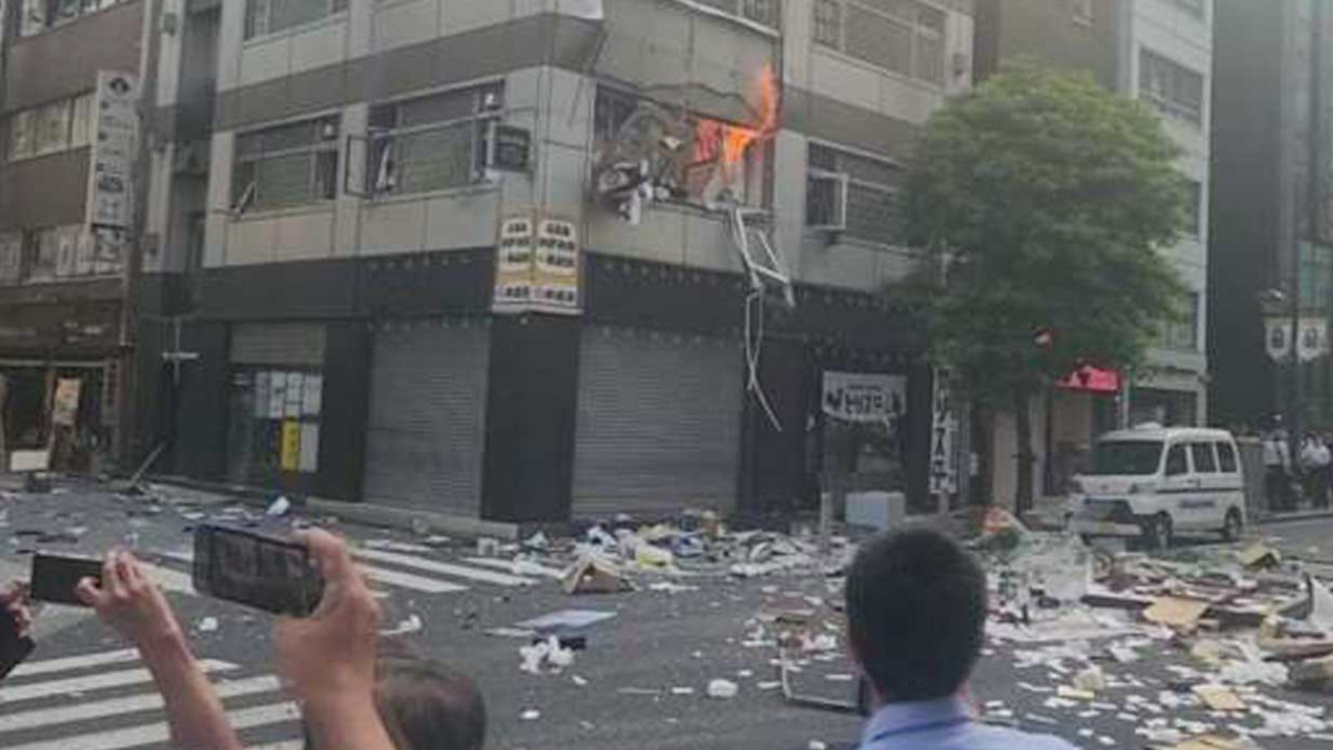 Происшествие в токио. Взрыв здания.