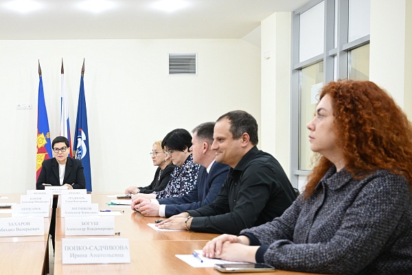 На заседании Координационного совета в Сочи рассмотрели заявки семей участников СВО на оказание неотложной помощи