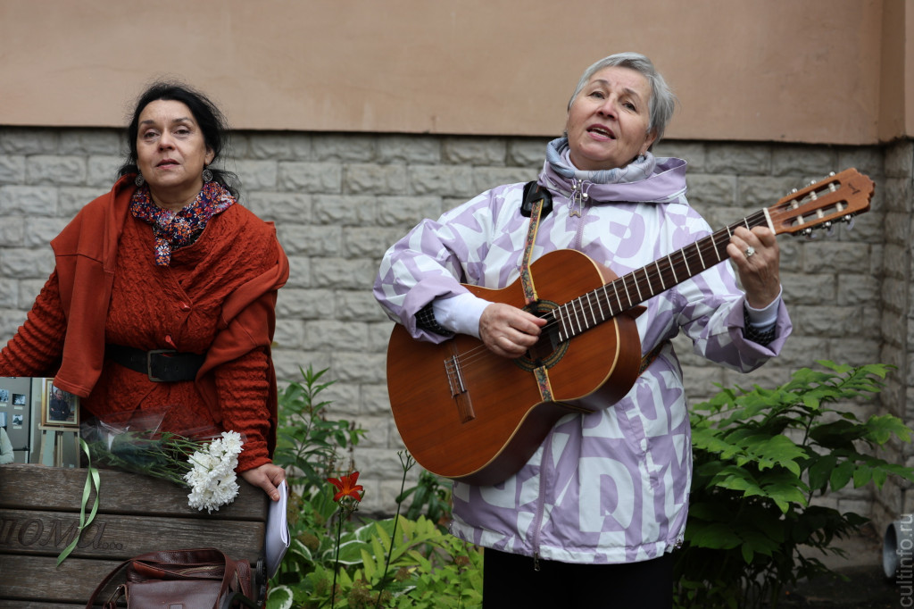 Инга Чурбанова, Лариса Ковалёва