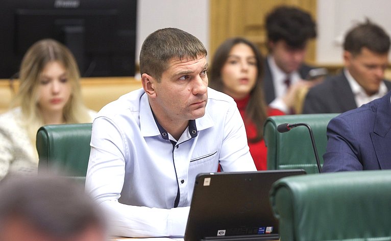 Круглый стол на тему «Особый порядок привлечения к административной ответственности судей и иных должностных лиц, выполняющих определенные государственные функции»