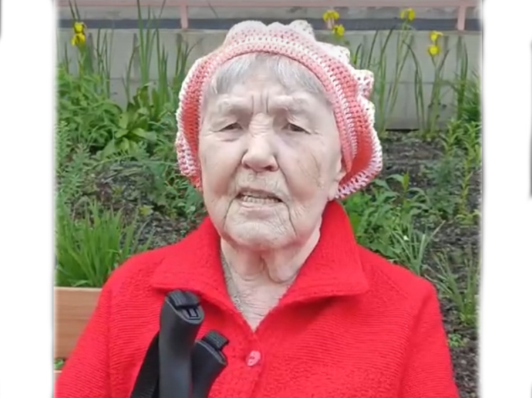 Красивые стихи прочитала 93-летняя бабушка из паллиативного центра Карелии