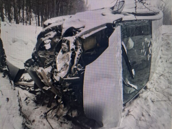 В Забайкалье Toyota Prius съехала с трассы и опрокинулась на бок 