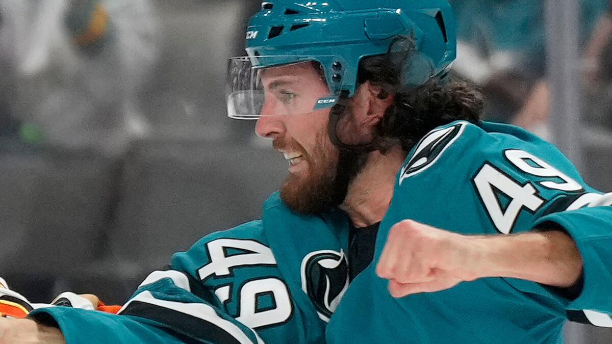 Нападающего «Тампы» дисквалифицировали на четыре матча из‑за грубости в предсезонном матче