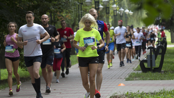 Дистанции для новичков и опытных спортсменов: В парках Москвы стартовал беговой сезон