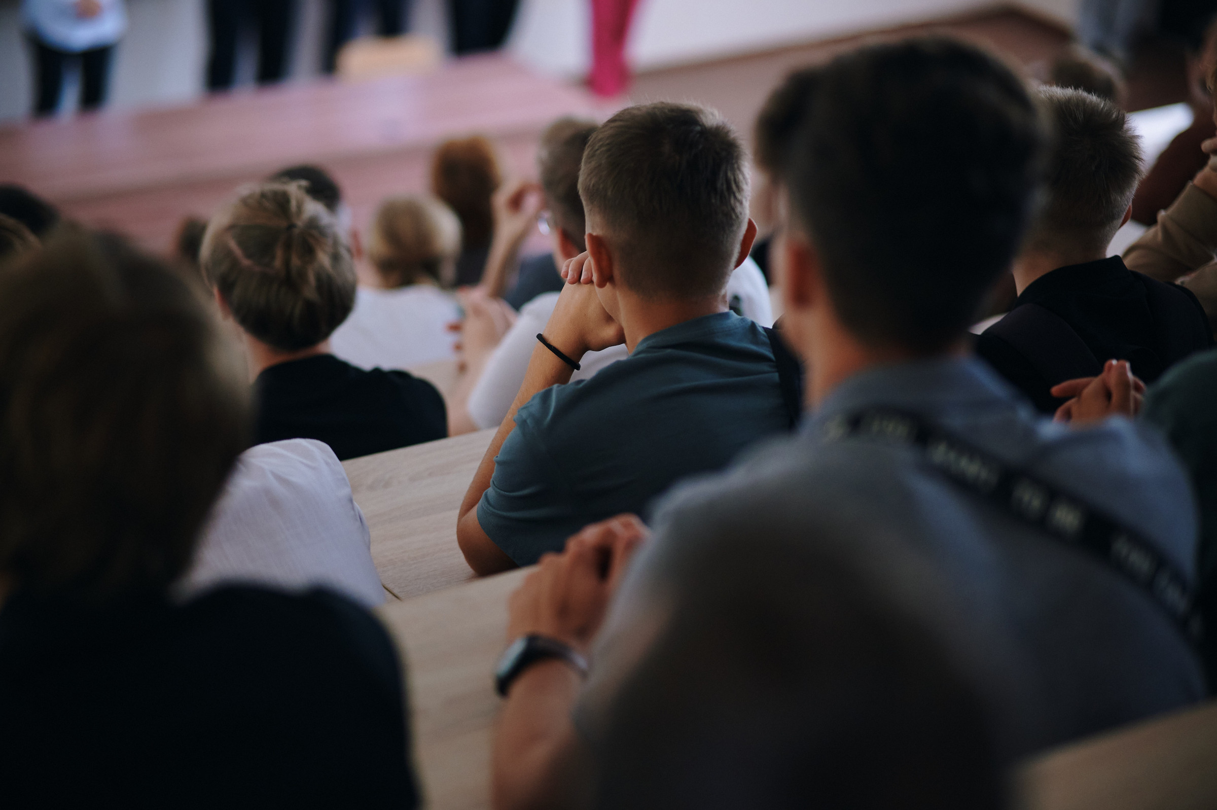 Интернет класс военных без лиц. Единый правовой урок. Единый урок рб. Уроки в белоруссии. Эмблема урок безопасности в сети интернет 2022.