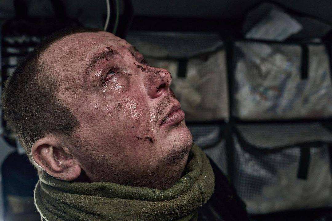 Избивший харьковского учителя военком продолжает отлов украинцев на улицах (ВИДЕО)