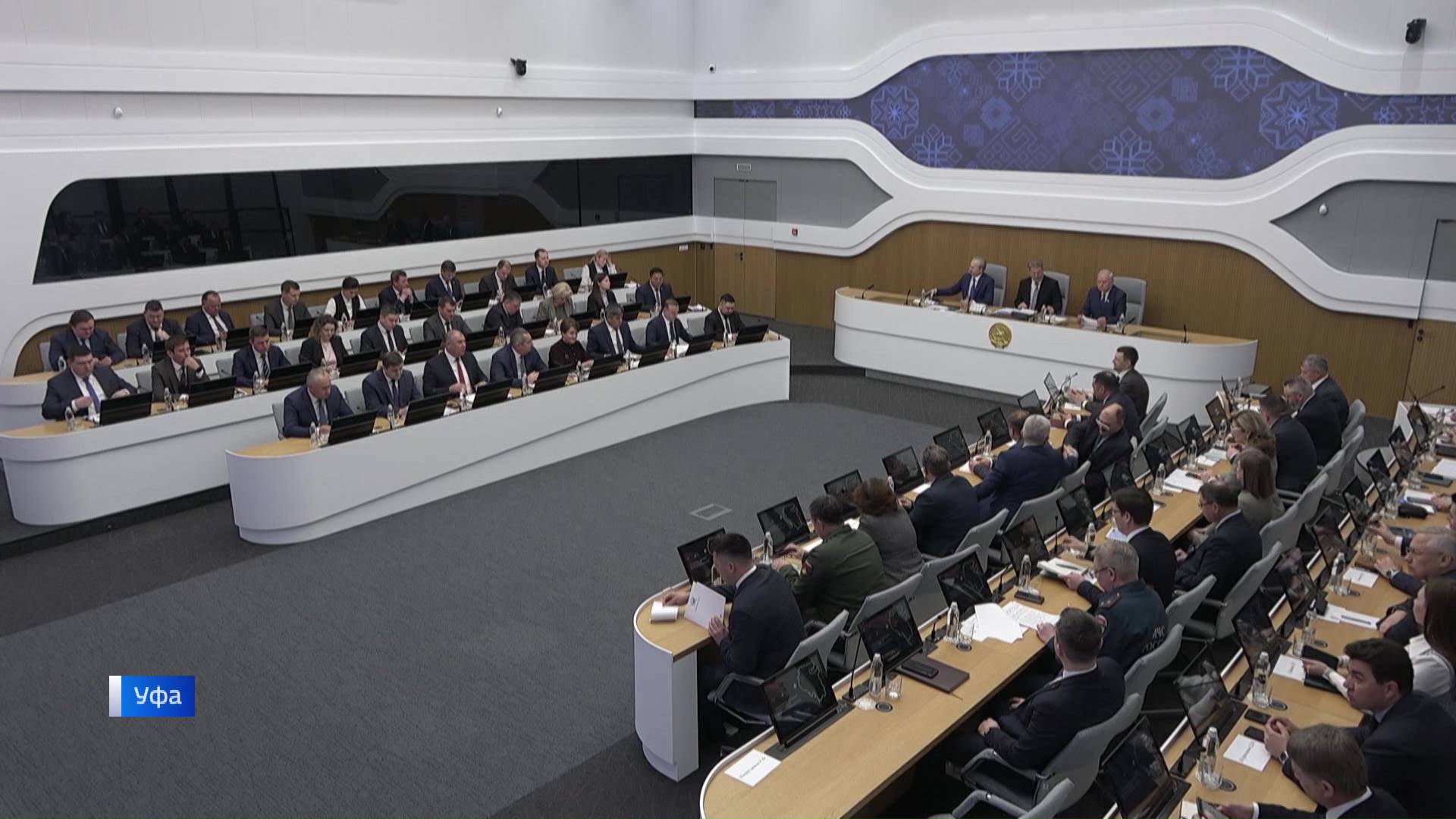 Глава Башкирии разнес глав 4 районов за грязные улицы: что еще обсуждали на оперативном совещании?