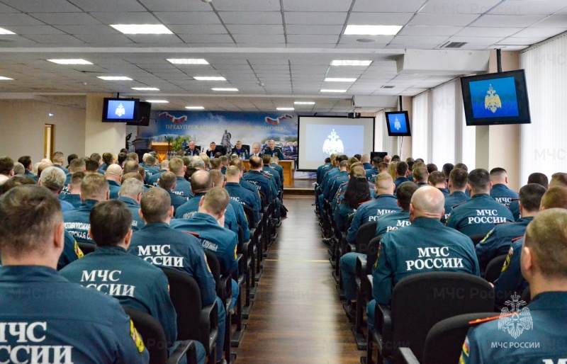 В Твери проведено совещание по подведению итогов деятельности пожарно-спасательных подразделений, территориальных подразделений надзорной деятельности и Центра ГИМС за 2023 год