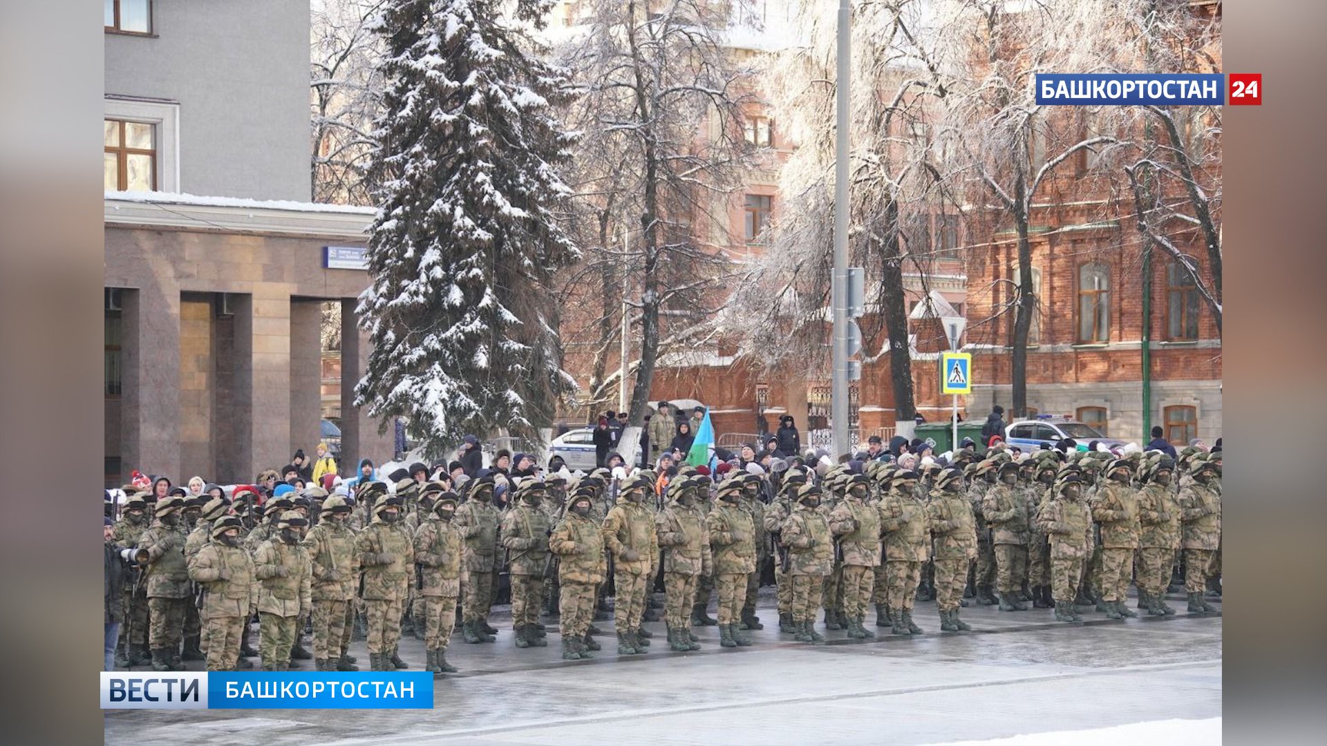 полиция россии. добровольческие батальоны росгвардии. российский солдат с ребенком. добровольческие батальоны росгвардии. батальон охраны правопорядка.