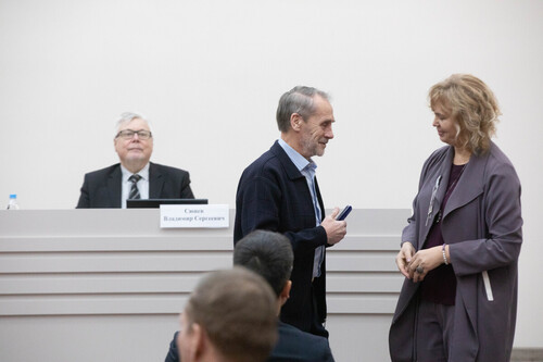 Награждение Василия Иващенко, ведущего научного сотрудника Института геологии КарНЦ РАН