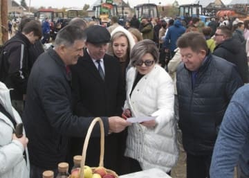 ASQBydWvOEuv-2rePQraOAhIF1PY9Q2cFthIAWckEJg4u1xgqdl1J4POOadA4XJunuwMdo1-1zSit-I7H1OrZr2e (1).jpg