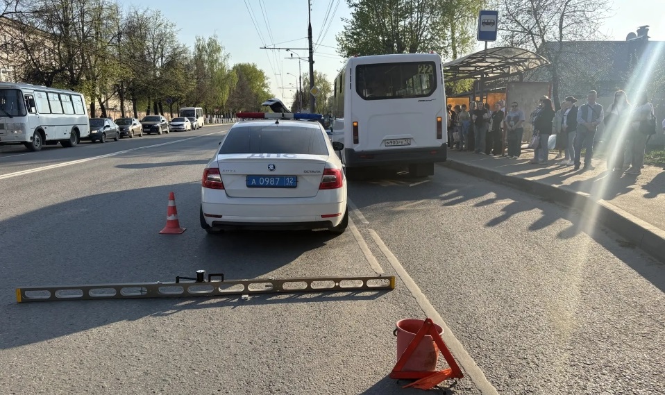 В Йошкар-Оле 10-летний велосипедист врезался в пешехода, выехал на дорогу и был сбит автобусом
