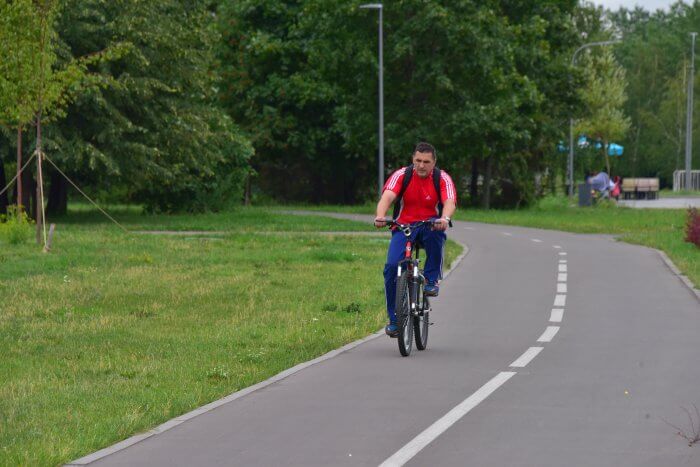 Новая велодорожка свяжет два маршрута на Кронштадтском бульваре
