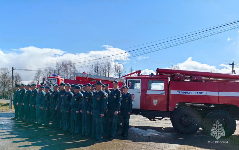 В Кикнуре открыли мемориальную доску в честь ветерана пожарной охраны