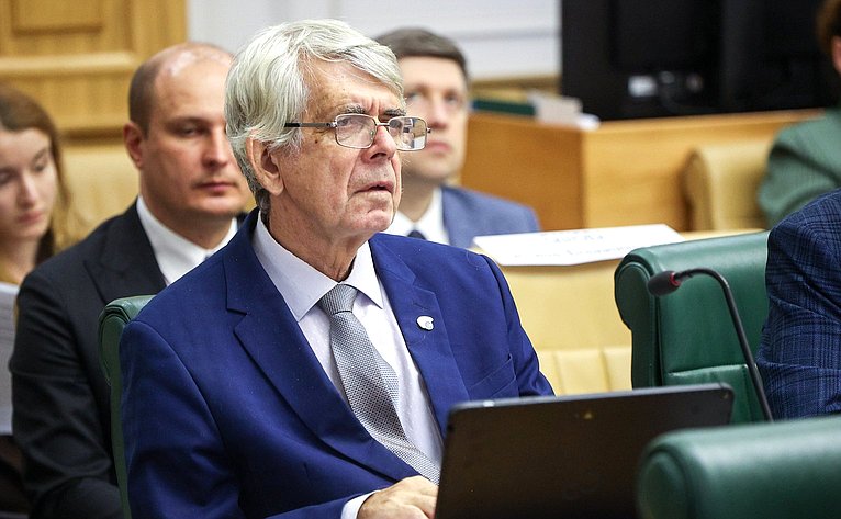 Заседание Совета по вопросам развития Дальнего Востока, Арктики и Антарктики на тему «Правовое регулирование вопросов обращения с отходами производства и потребления в населенных пунктах Арктики»