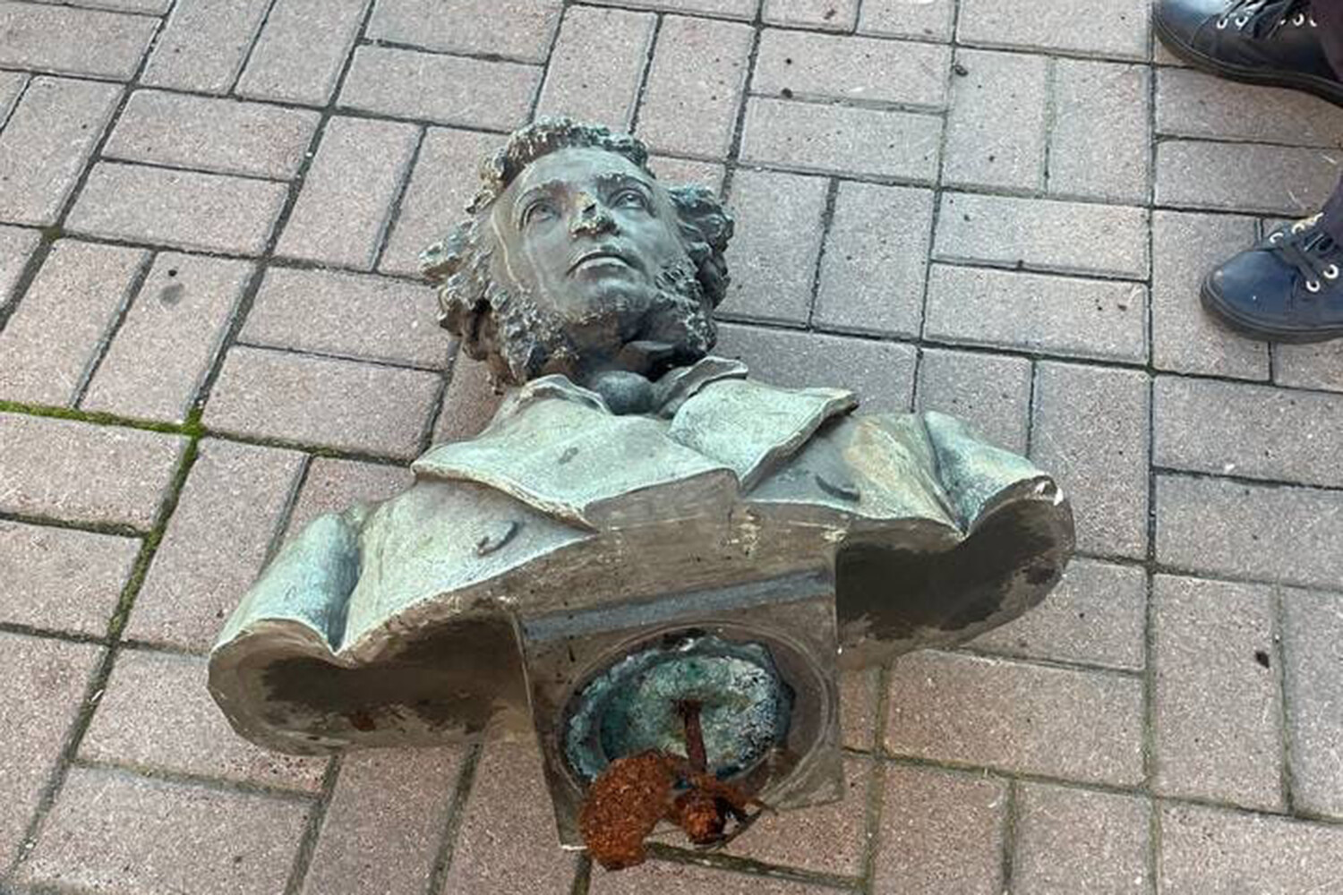 памятник за пушкинским в москве
