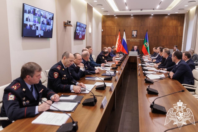 Начальник Управления Росгвардии по Карачаево-Черкесской Республике принял участие в заседании Антитеррористической комиссии региона