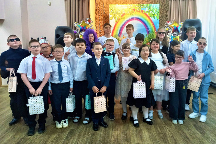 Фестиваль творчества и талантов детей с нарушениями зрения прошел в Хакасии 