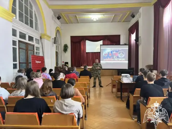 Росгвардия проводит цикл профориентационных и патриотических мероприятий в Воронежской области