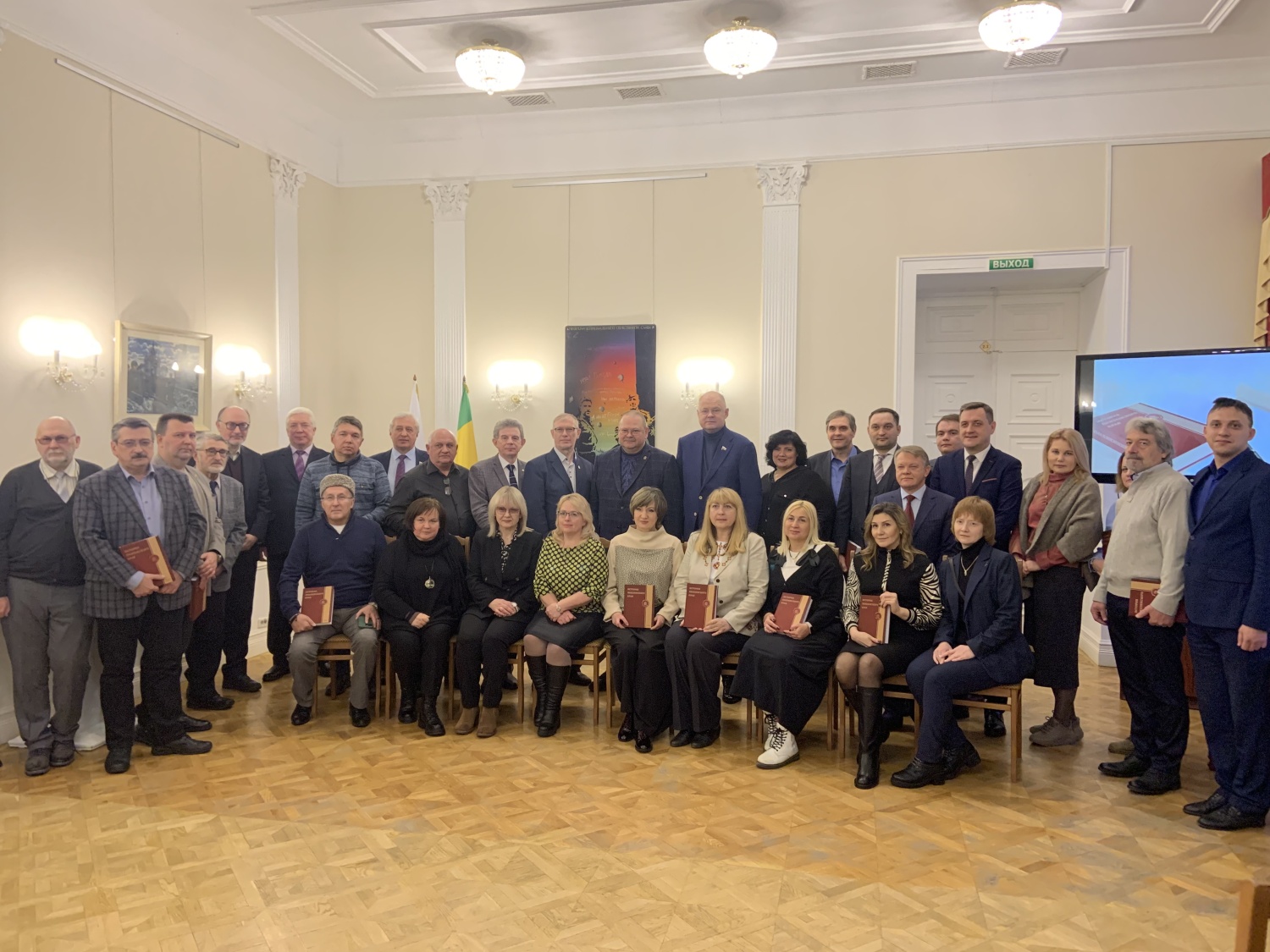 археология города. губернаторский дом пенза. роман анин журналист. россошанский депутат ревда. межсезонье фильм 2021.