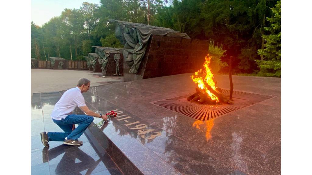 Член ЦИК Николай Левичев почтил память героев исторических событий на Брянщине