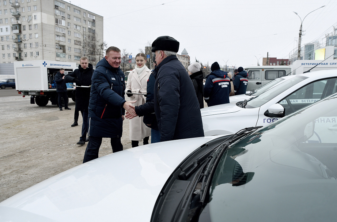 Сайты курска авто. Машины Курской области. Автомобиль губернатора Томской области. Примут машина.