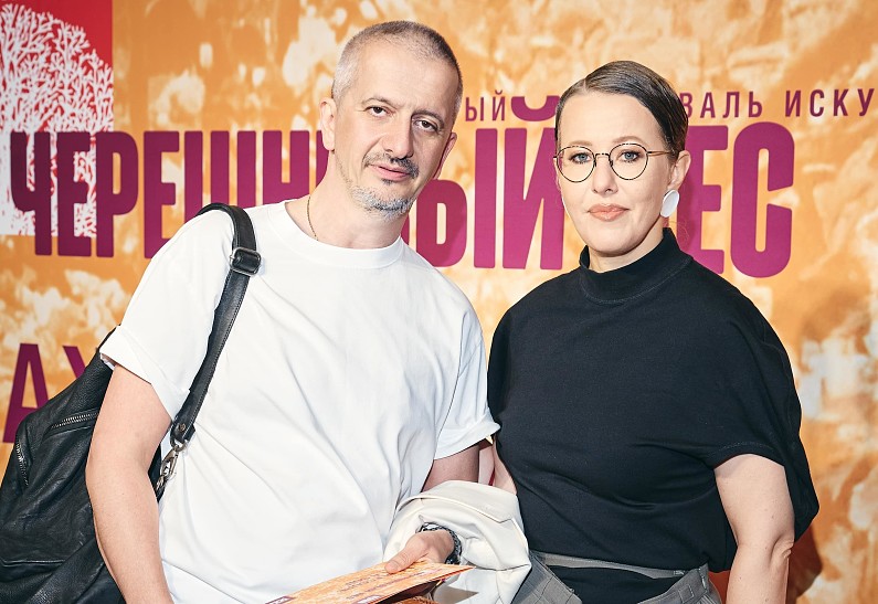 Ксения Собчак, Константин Богомолов, Николай Цискаридзе и другие гости премьеры спектакля Фанни Ардан «Жажда страсти»
